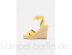 ONLY SHOES ONLAMELIA LIFE STITCH - Platform sandals - gold/gold-coloured