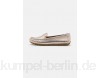 Coach MARLEY METALLIC DRIVER - Moccasins - champagne/gold-coloured