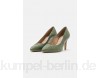 s.Oliver Classic heels - green